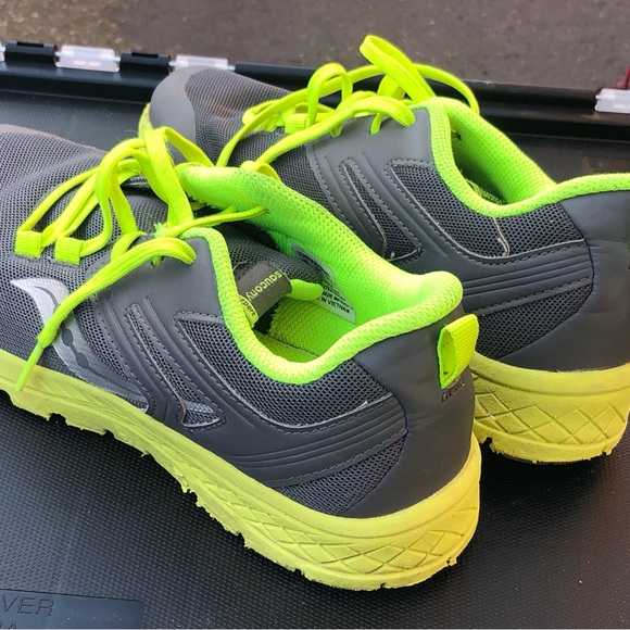 Saucon scohesion Women’s Gray Lime Athletic Running Sneakers Size 5M - Picture 7 of 9